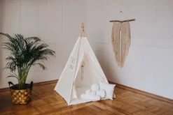 Boho Kinder Spielzelt Wigwam Creme Weiß Bodenmatte Pompons 3 Kissen 110x110x150cm Tipi Teepee