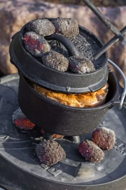 Petromax Feuertopf Dutch Oven Set Pflegepaste Deckelheber FT6 Mit Füßen -Campingbedarf Geschäft 2dd8e25fa3395f920b4d60cd3a3b465b 1