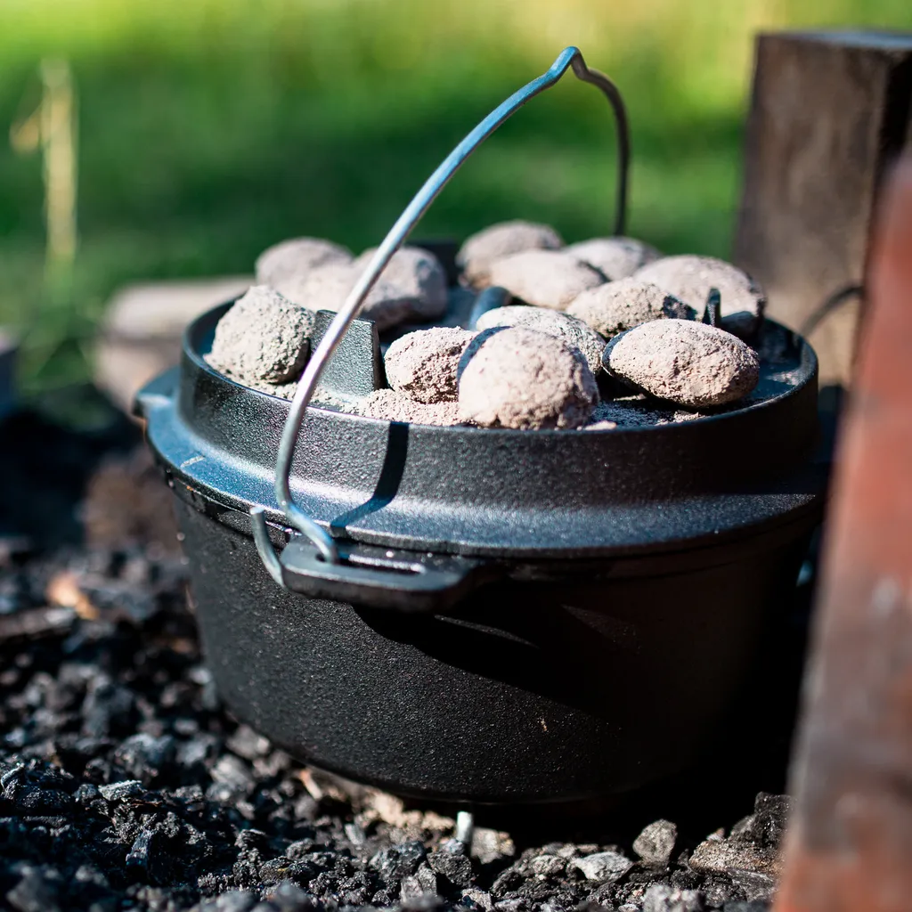 BBQ-Toro Dutch Oven DO45P, 4,2 L Premium Gusseisen Kochtopf, Gusstopf – Bild 3