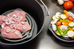 Petromax Stapelrost Aus Gusseisen 31cm- Gr-s30 - Backen, Dünste, Dampfgaren Auf Ebenen Im Feuertopf -Campingbedarf Geschäft 8404231a45a9ff072cf60cb16314a032 1