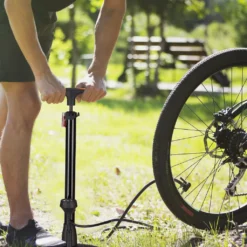 Relaxdays Standpumpe Mit Manometer -Campingbedarf Geschäft c49066a35c63135915259db9cfc0b84b