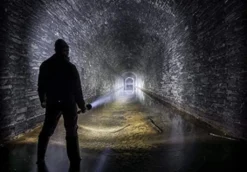 Ledlenser X21R Hochleistungs Akku Taschenlampe | 5000 Lumen -Campingbedarf Geschäft ccabb522db1624e897139a39f6c53fec