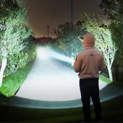 10000-Lumen-Taschenlampe, Einschließlich USB-wiederaufladbarer, Taktische Taschenlampe Mit Langer Arbeitszeit