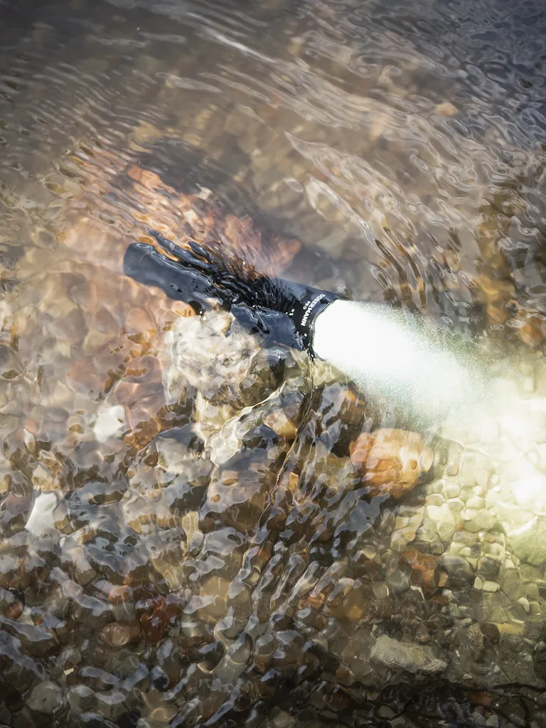 Armytek Dobermann Pro Magnet USB Warm – Bild 4